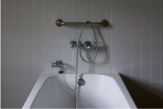 How Does a Bathtub Handle Bar Improve Safety in Homes?